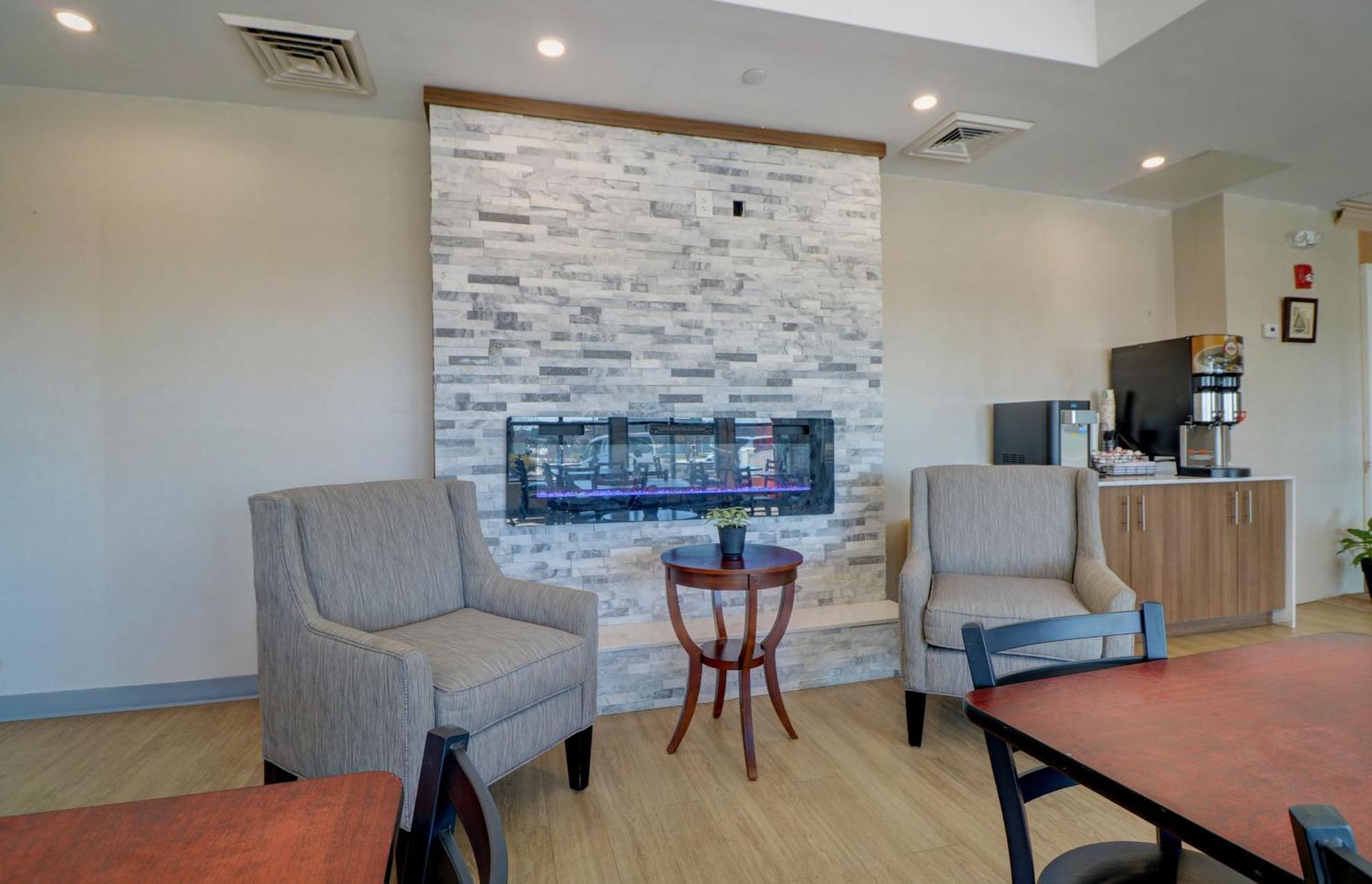 Anchorage Inn And Suites Portsmouth Exteriör bild